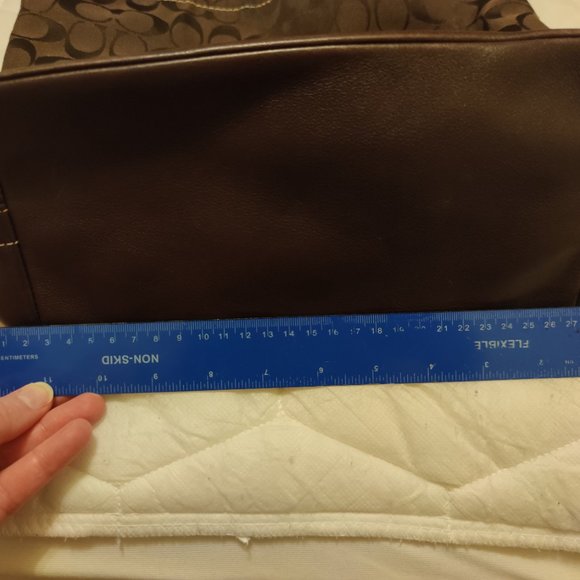 Chocolate brown leather Coach bucket bag - Picture 3 of 5